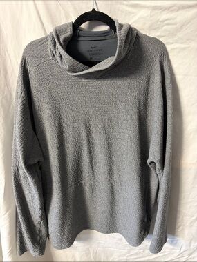 Nike Men’s Gray crinkled Dri-FIT Hoodie